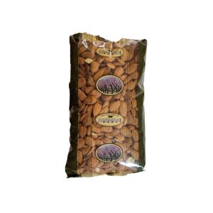 Almendra comuna con piel calibre S/14 mm Mañan 1 kg.